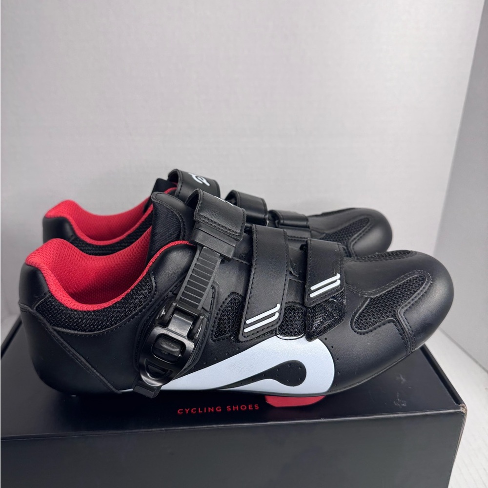 Peloton Cycling Shoes, Size W/39 blk/wht/red,NEW